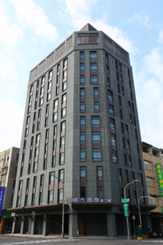 城市商旅駁二館外觀